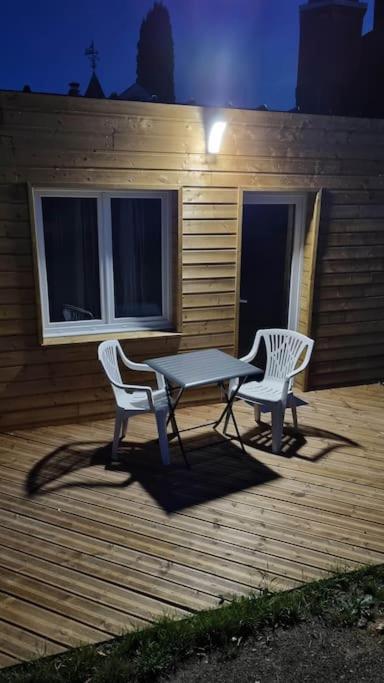 Studio En Rez De Jardin Avec Terrasse Privee - Le Petit Chateau Avesnois - Tv - Wifi - Logement Complet Avesnes-sur-Helpe Extérieur photo